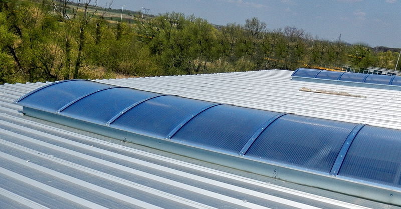5. Świetliki dachowe montowana na połaci dachu gdzie pokrycie stanowi blachatrapezowa - pamiętać należy o zabezoieczeniu powierzchni ponad świetlikami 